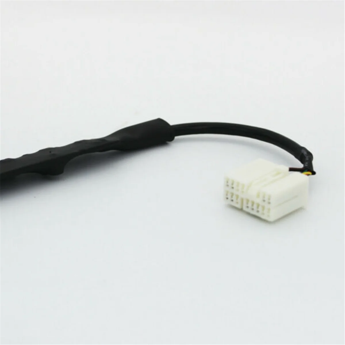 ABQR 12V Multimedia Auto Bluetooth Interface Adapter Musik Aux Modul für High-Fidelity Sound Qualität