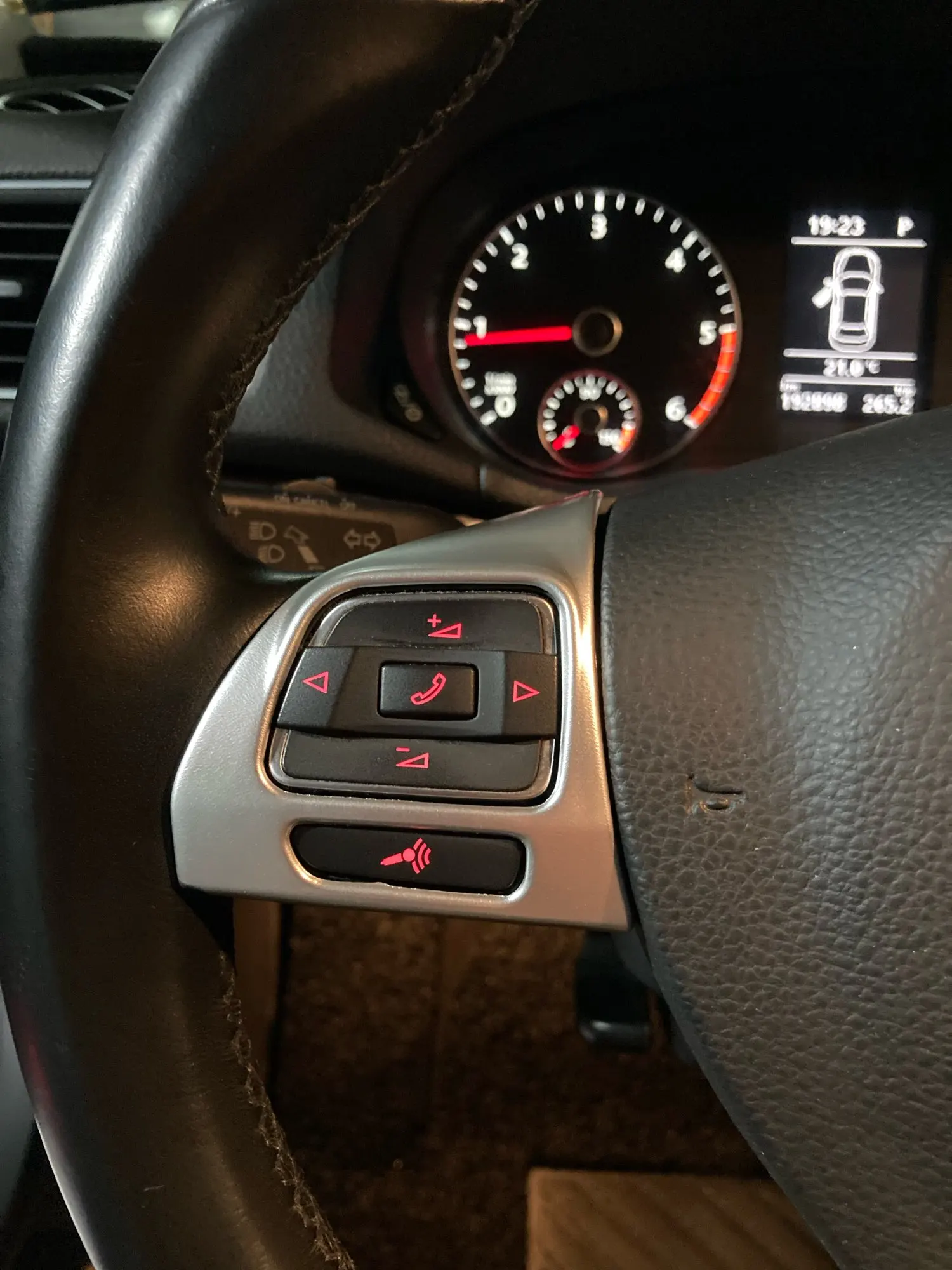 ل VW MK6 جولف 6 جيتا بولو باسات B6 CC تيغوان EOS توران العلبة شاران ABS عجلة توجيه سيارة زر غطاء إطاري التصميم