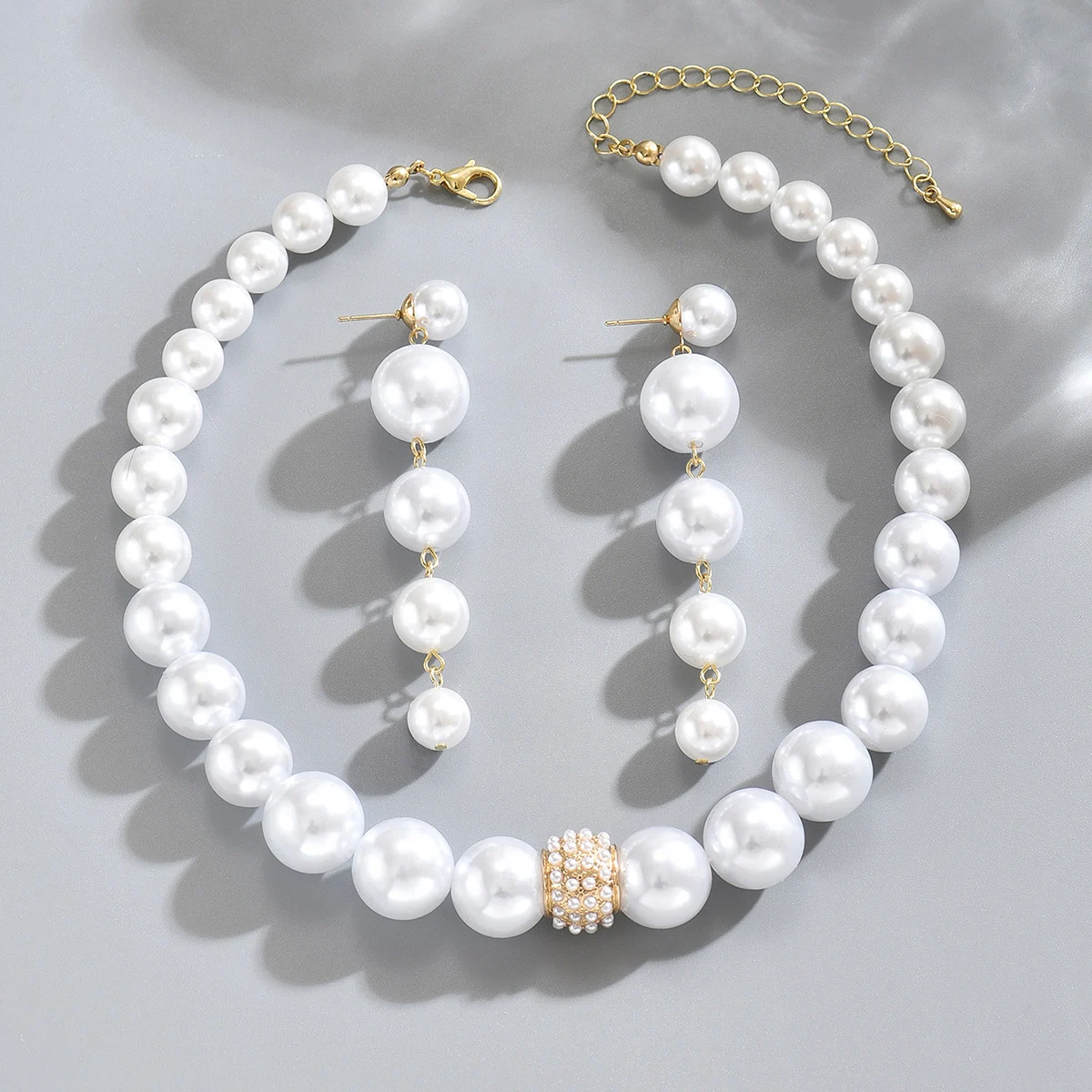 3-Piece Imitation Pearl Jewelry Set for Women, Including Necklace and Earrings, Suitable for Daily Wear, Parties, Weddings, Valentine's Day, Mother's Day, and Graduation Gifts