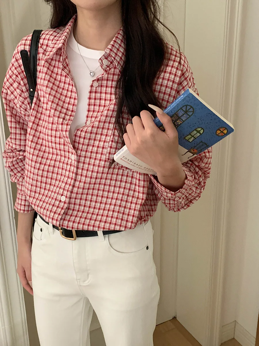 Красная клетчатая свободная рубашка с отложным воротником и длинными