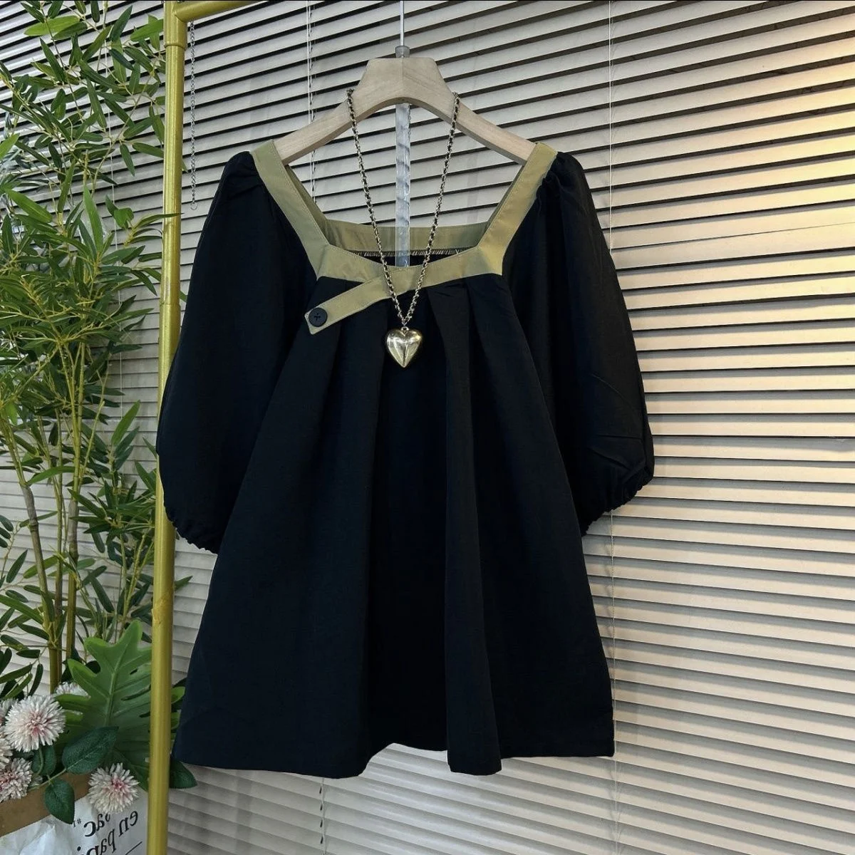 

plus Size 300 Pounds Fashionable Slimming Shirt Women's Summer Meat Concealing Anti-Aging Versatile Top Square Collar Design