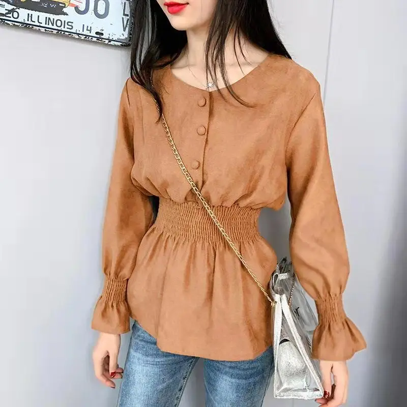 Korean Version of Fresh V-neck Fairy Top for Women in Spring and Autumn with a Slim Waist and Stylish Design a Niche Shirt