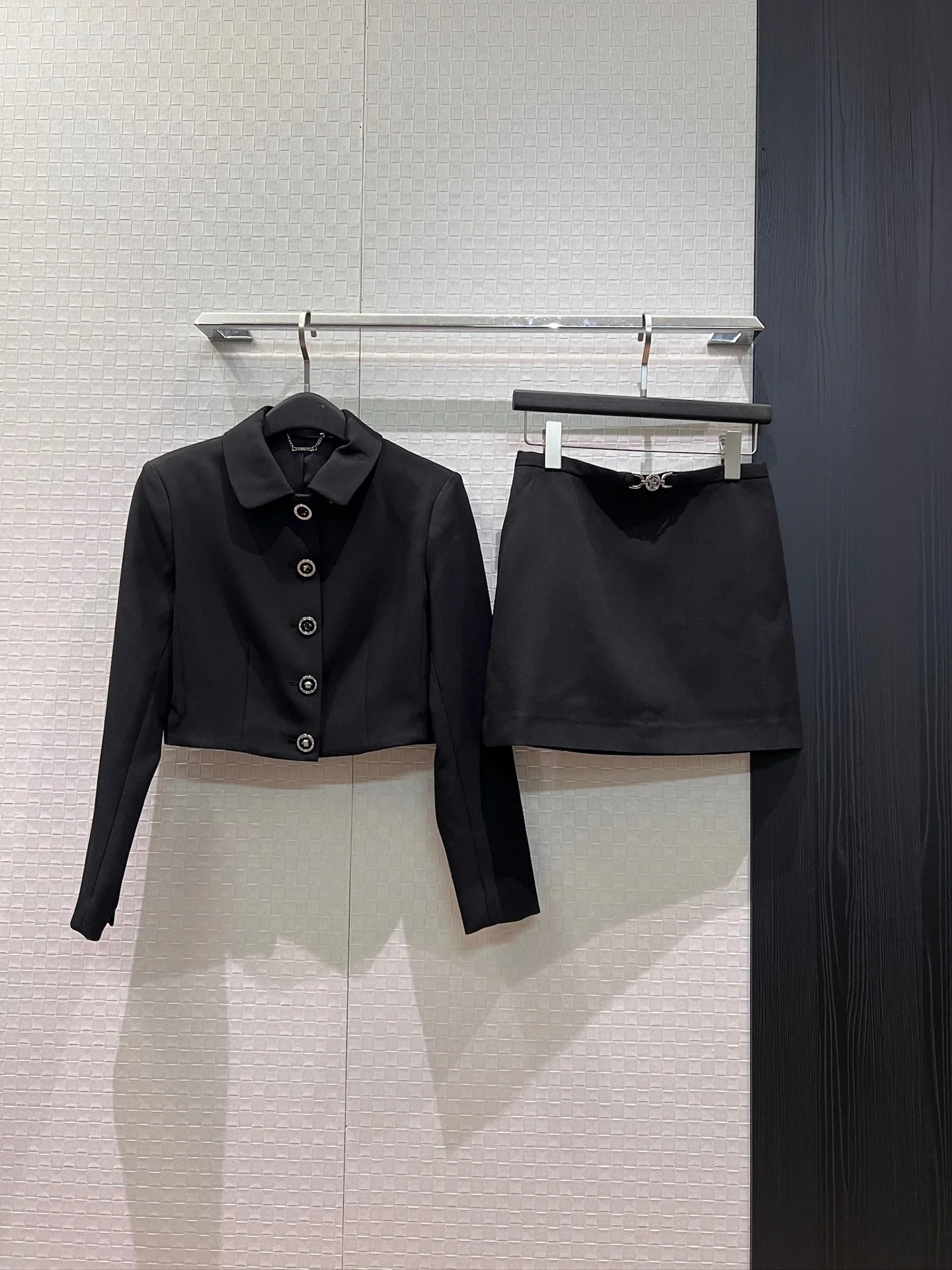 26 New  Simple Commuting Set: Collared Short Sleeve Jacket + A-line Short Skirt Skirt with Inner Shorts