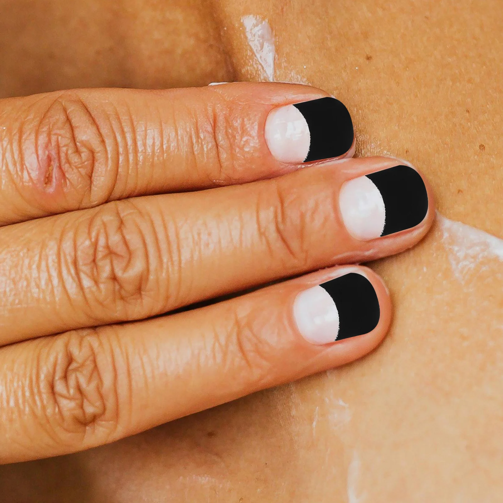 1 セット自己粘着ネイルステッカーストリップネイルアートデカールすべてのサイズに適した耐久性のある光沢のあるマニキュア DIY 用品