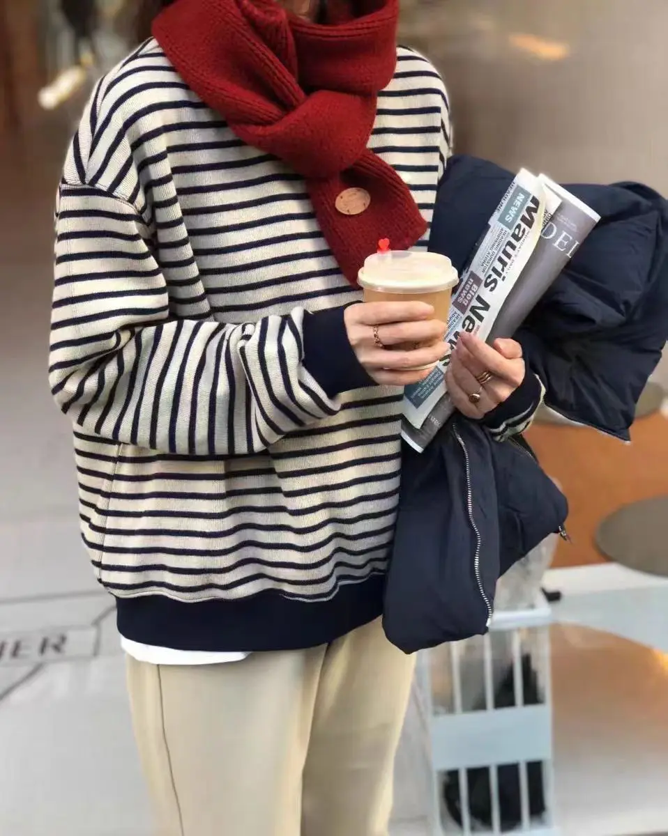 

Retro Striped Relaxed-Fit Sweatshirt Women Winter Warmth Fleece Top Soft and Cosy