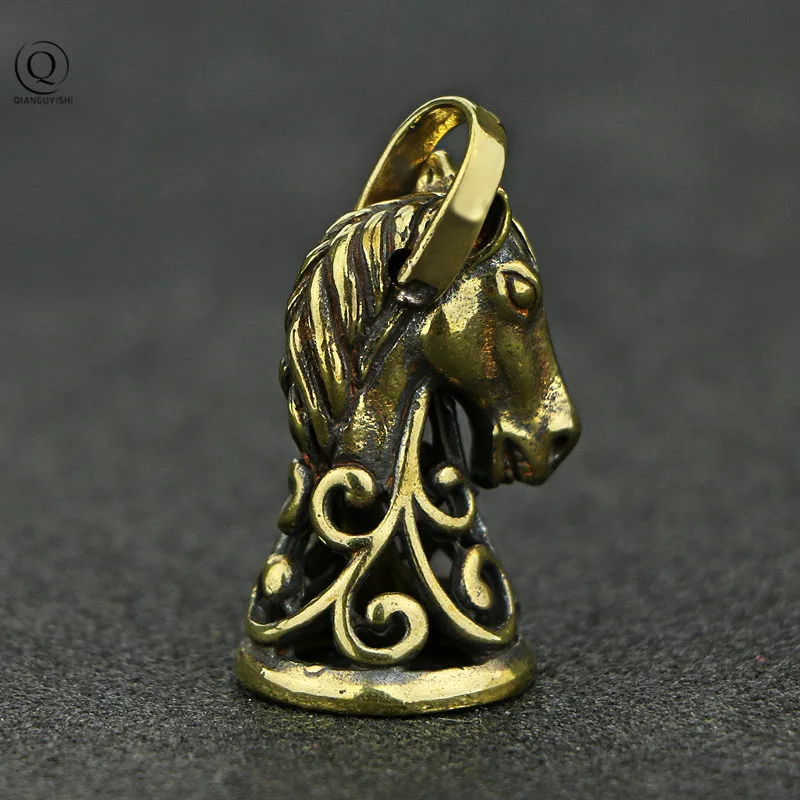 Vintage Copper Horse Head Bell Small Pendant for Car Key Holder Keychain Brass Lucky Animal Bells Keyrings Hanging Jewelry Gifts