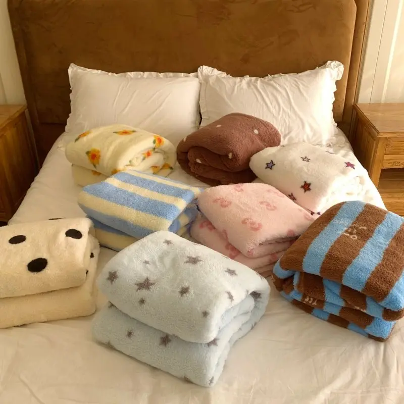 Soft and waxy polar fleece blanket ins Korean style small fresh and comfortable casual blanket sofa cover coral fleece blanket