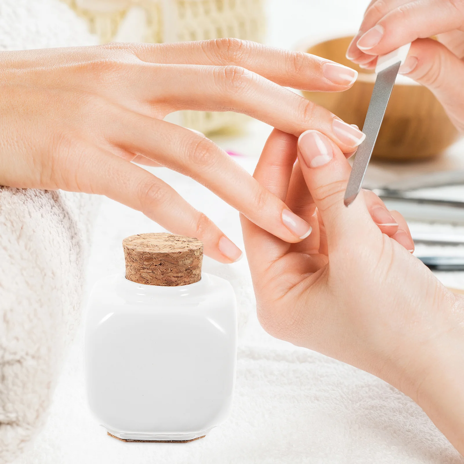 Manicure Ceramic Cork Bottle White Durable Portable Liquid Holder Nail Art Tool for Nail Technician Salon Home Use