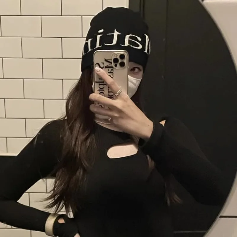 หมวกถักสำหรับฤดูใบไม้ร่วงและฤดูหนาว หมวกกันหนาวเพื่อความอบอุ่นและปกป้องหู หมวกถักสไตล์สตรีท ลำลองและทันสมัย