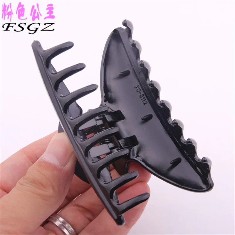New Brand Headwear For Women Black Plastic Hair Claw Clips Summer Simple Hairpin Crab For Hair Beauty Hair Tools For Women