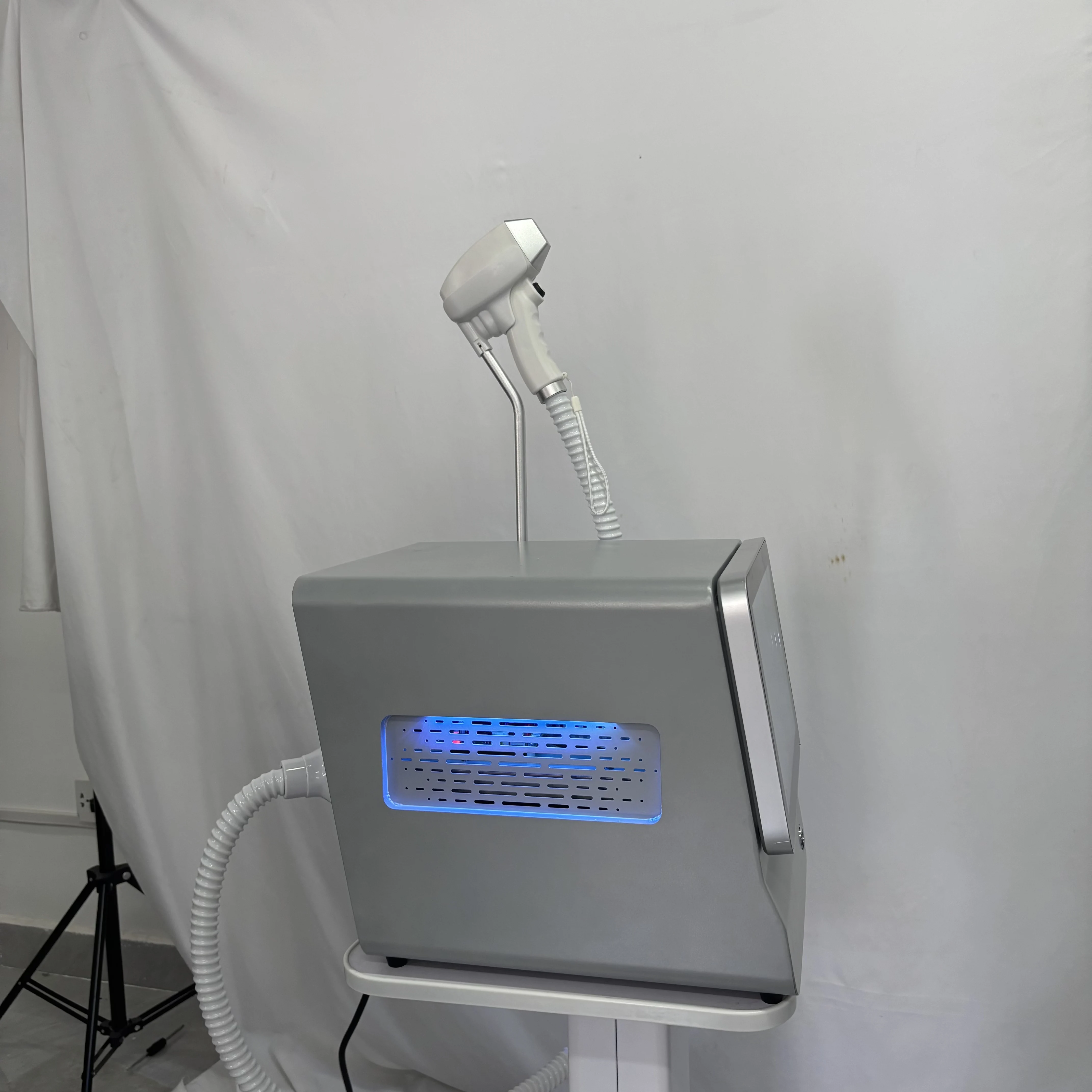 

3000W 808 Alexandrite Hair Removal Laser Diode Machine Ice Platinum Body, Face, Underarm Cooling Head Permanent Painless Hair Re