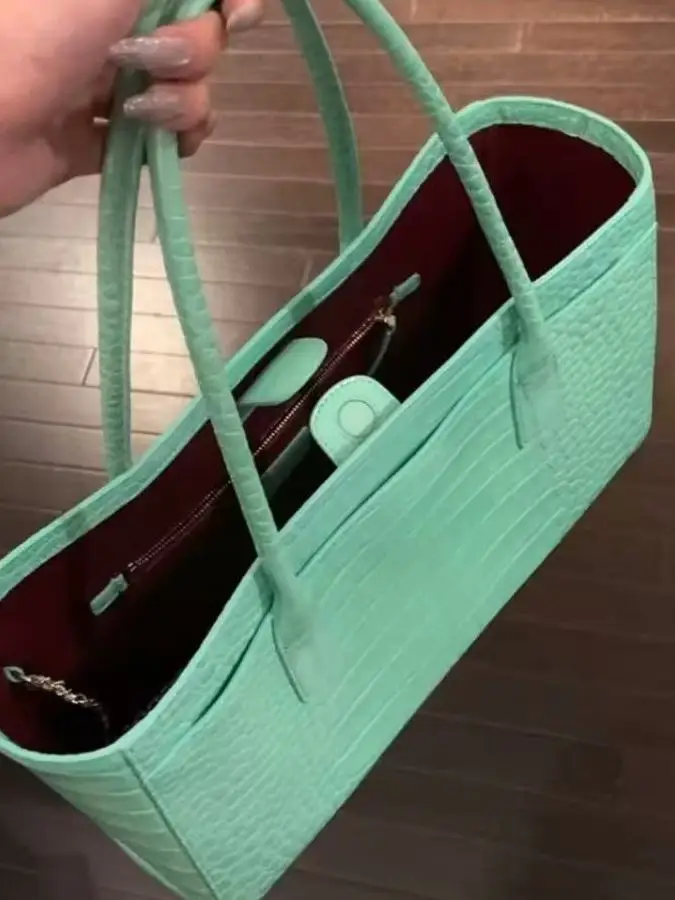 Green Leather Large Capacity Tote Bag Women's 2026 New High-End Handheld Single Shoulder Vintage Commuting Bag