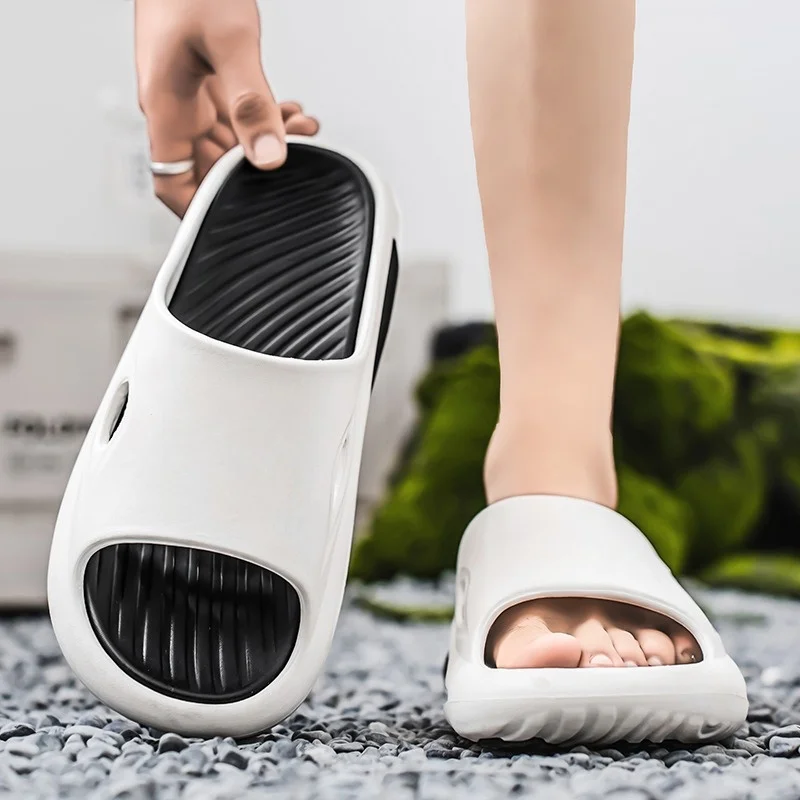 Summer Men's Slippers Home Beach Color Block Lightweight Casual Large-sized Personalized Anti-slip Silent Soft-soled Sandals