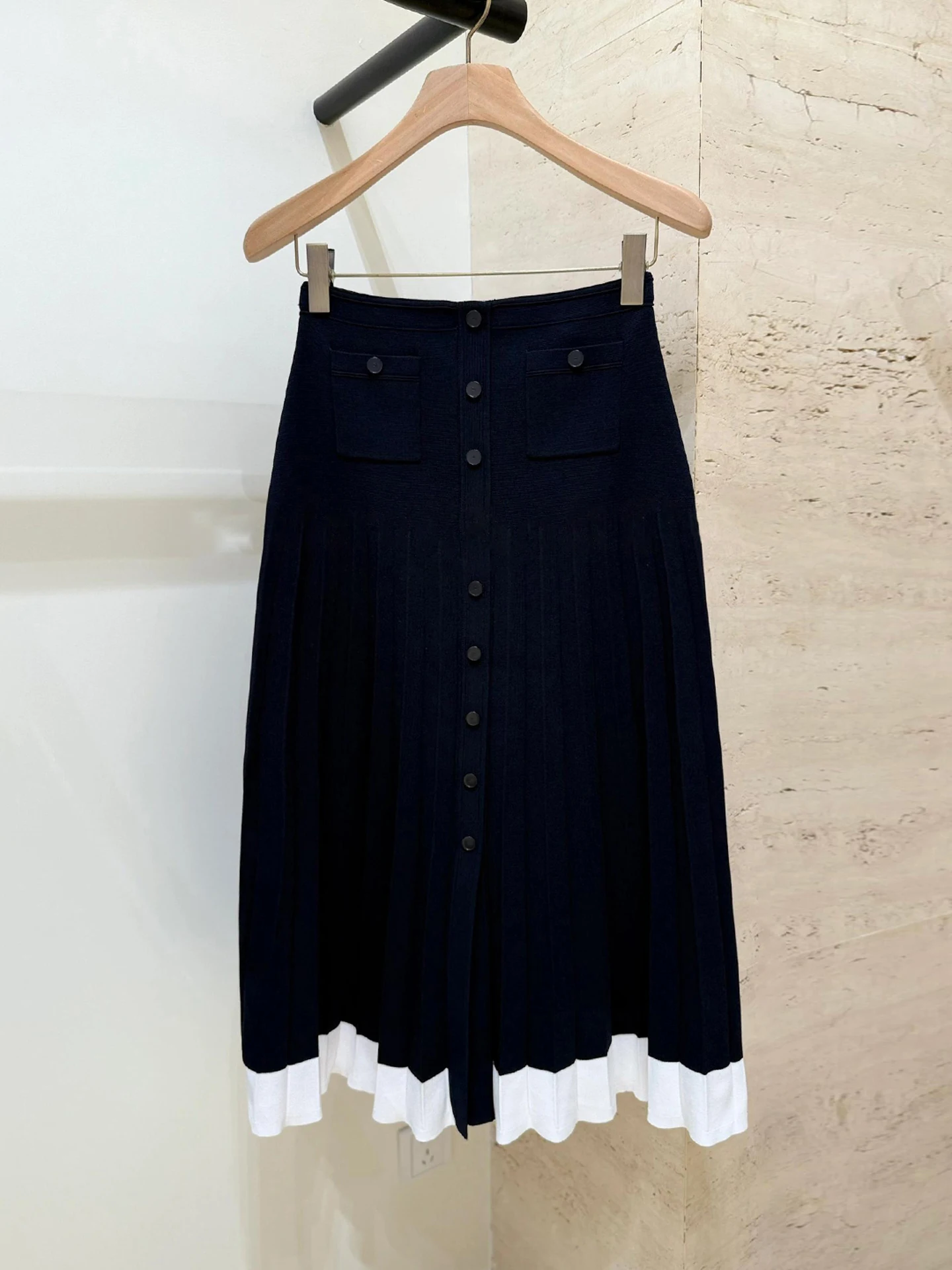 

High Waist Long Knitted Pleated A-Line Skirt Elegant College Style Mid-Length Commute Simple Design Standard Fit Chinese Prod...