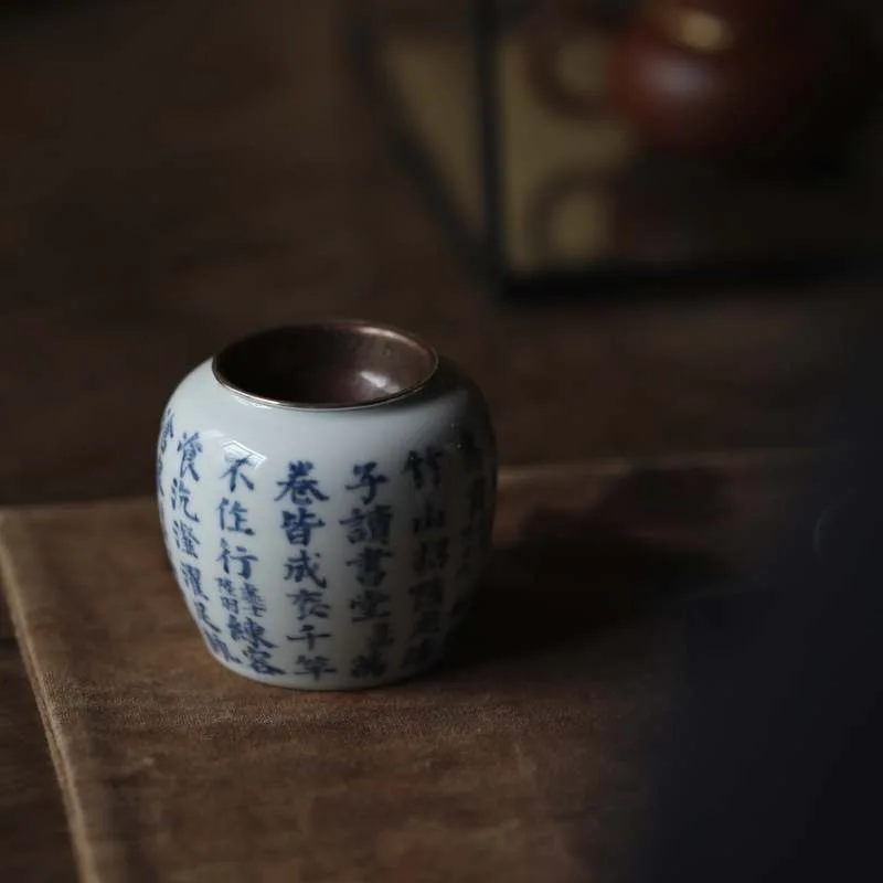 

Чайный сервиз Qizhuazhai Jingdezhen Yimunzhai в сине-белом стиле, имитация старинного, с поэтическим летним мотивом, малый размер, в стиле Цинхэ