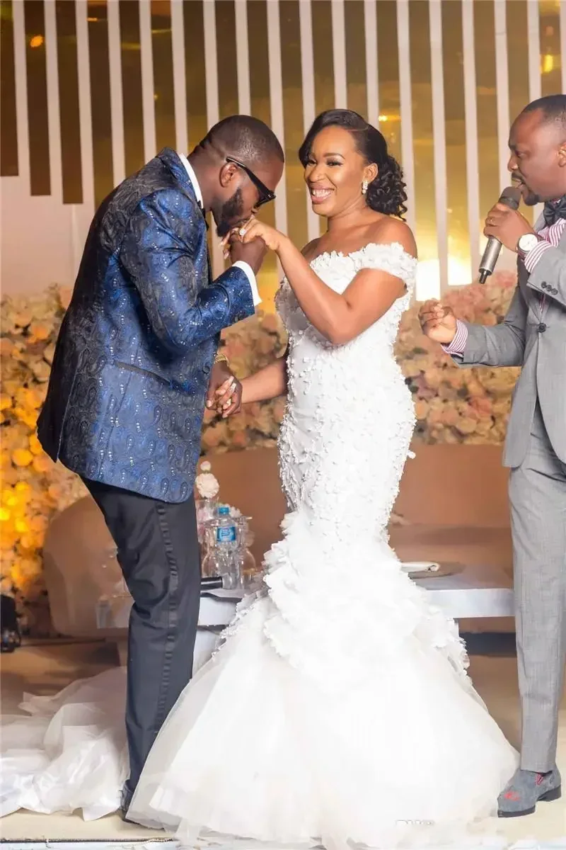 

Customized Classic Off The Shoulder Lace Appliques Mermaid Wedding Dresses With Pearls Sweep Train Black Girls Robe Mariage Brid