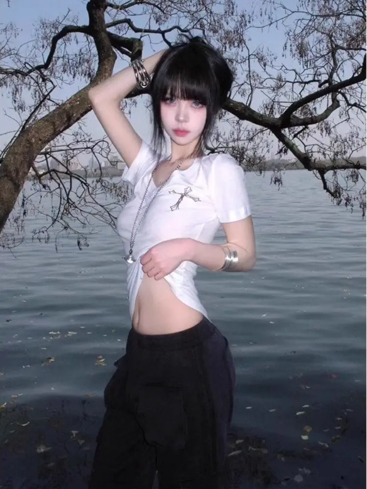 Tawaaiw Gothic Vคอกราฟิกเสื้อT 2000Sเสื้อผ้าY2kสีขาวเกาหลีแฟชั่นฤดูร้อนเสื้อแขนสั้นเสื้อยืดTeesหญิง