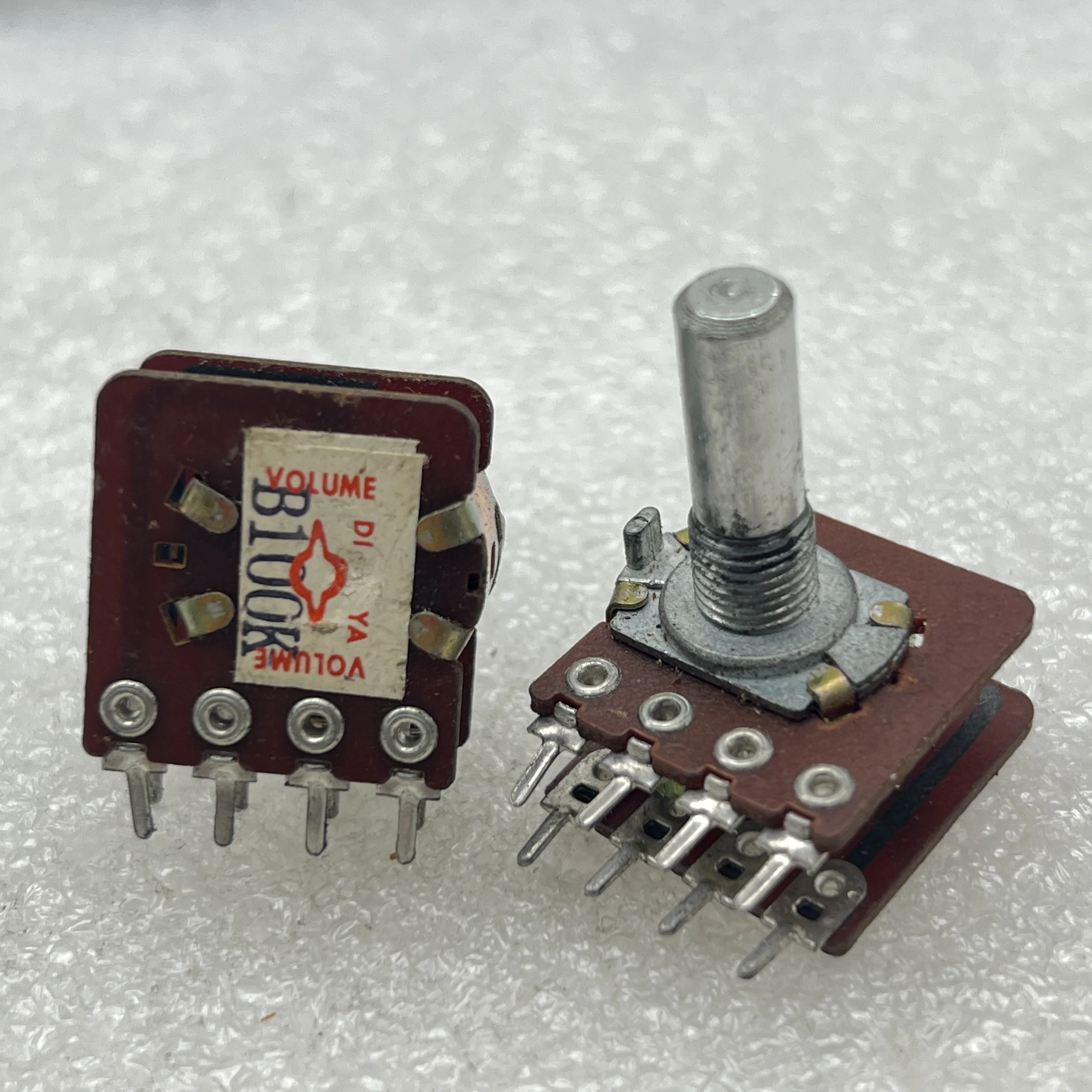 1 pcs 161 potentiometer 8-pin B100K 40 positioning