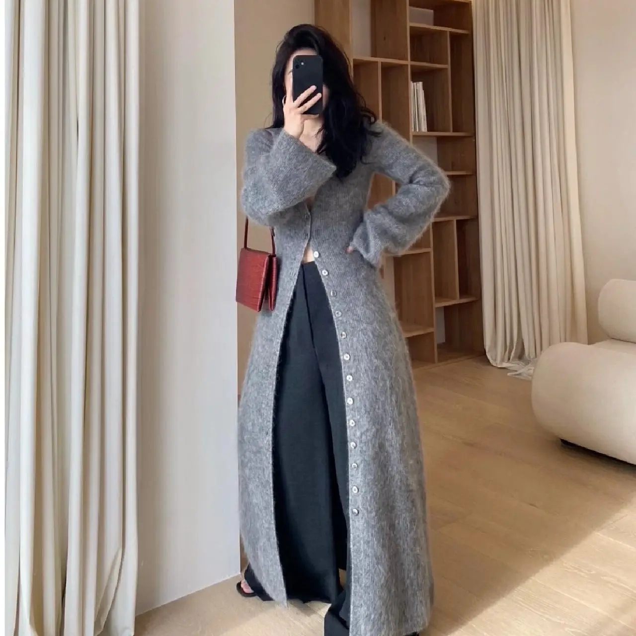 

French Retro Sweater Jacket Cardigan Women's Mid Length Autumn Winter New Lazy Style Velvet Knit Sweater Thick