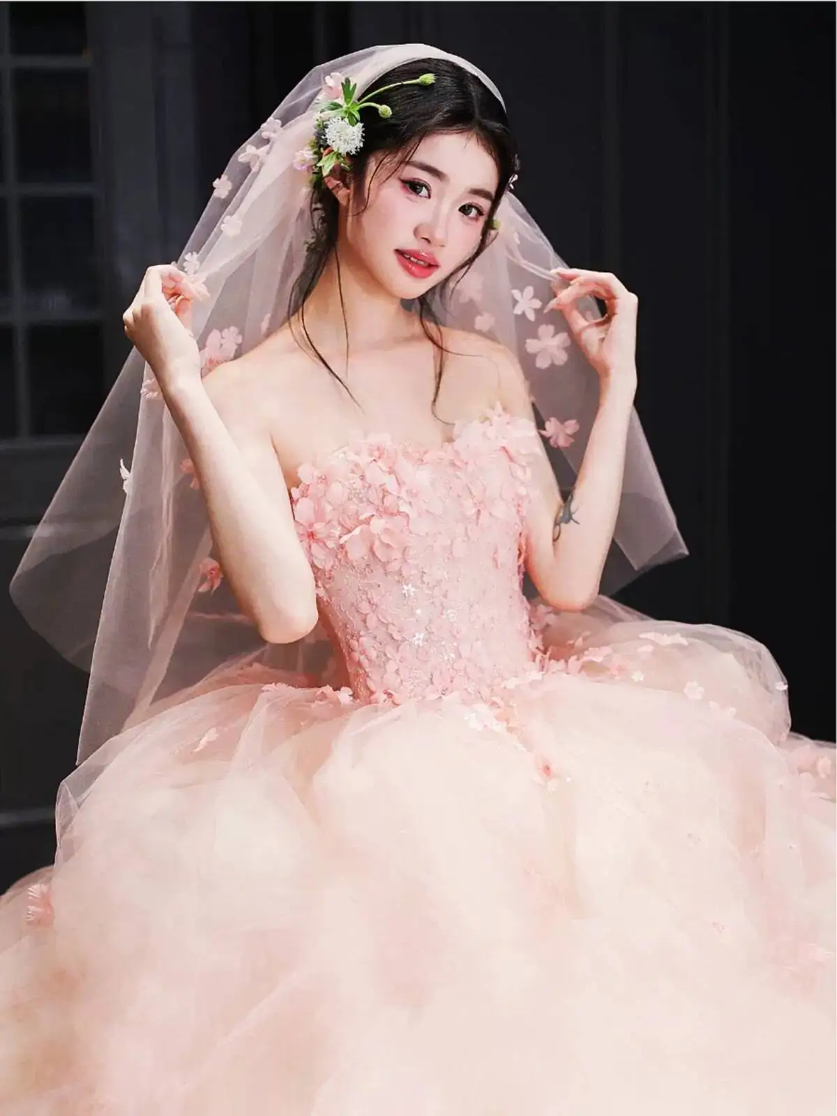 Blush Pink Strapless Ball Gown Wedding Dress 3D Floral Appliques Tulle Bridal Gown with Matching Flower Veil