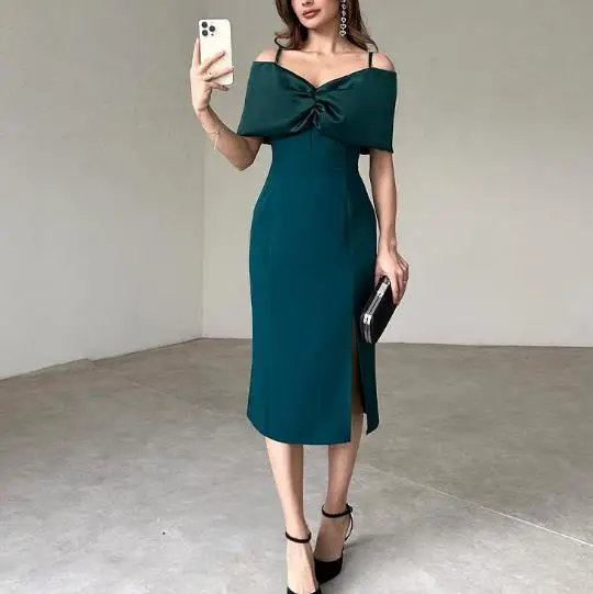

Summer 2025 New Solid Color Sleeveless Dress for Women, Elegant Solid Color V-Neck Pleated Design, Waist Cinching A-Line Dress