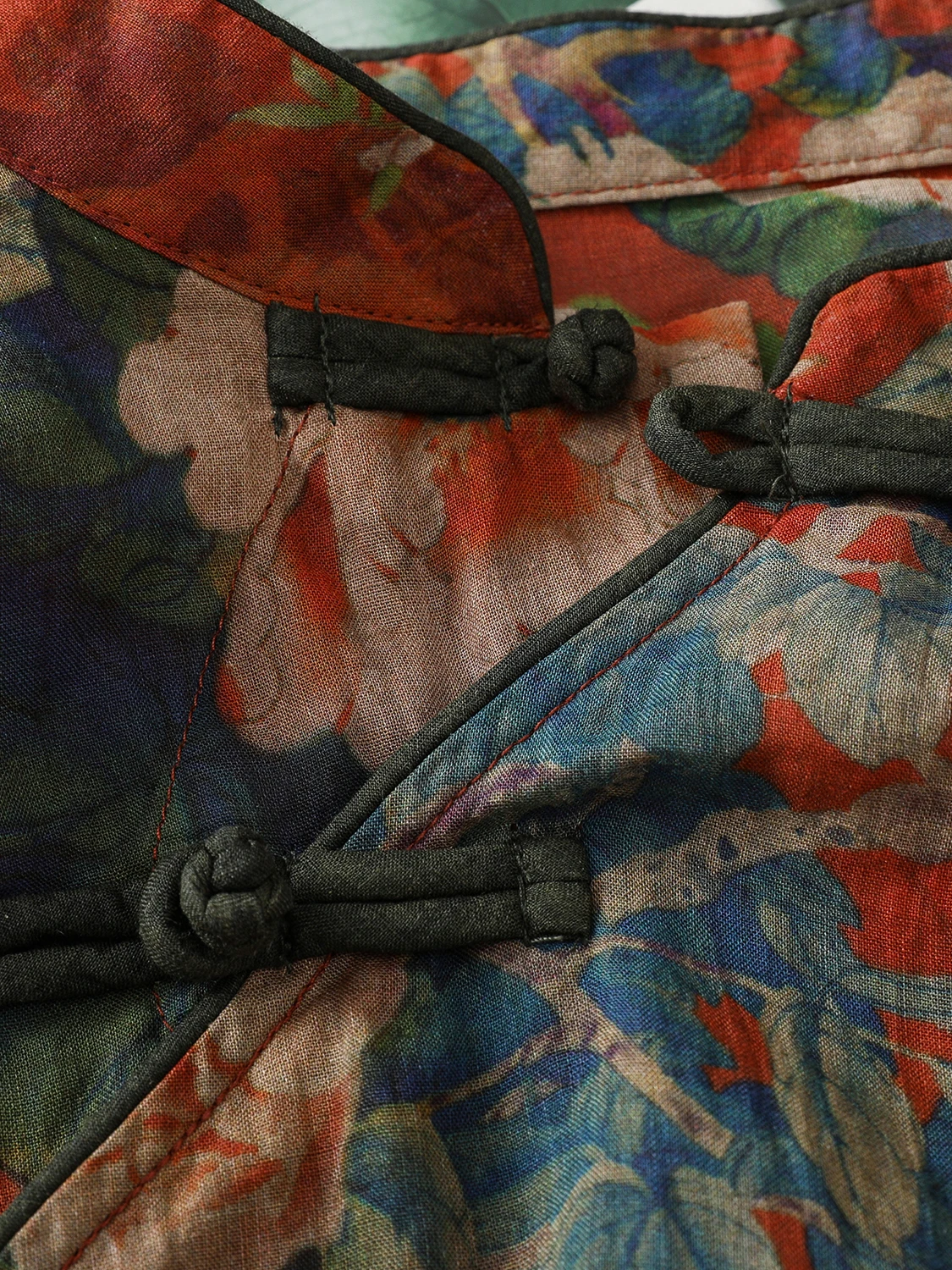 新しい中国風の女性のノースリーブシャツ薄い綿麻夏プリント襟スタンドアップボタンアップトップファッショナブルなルーズフィット