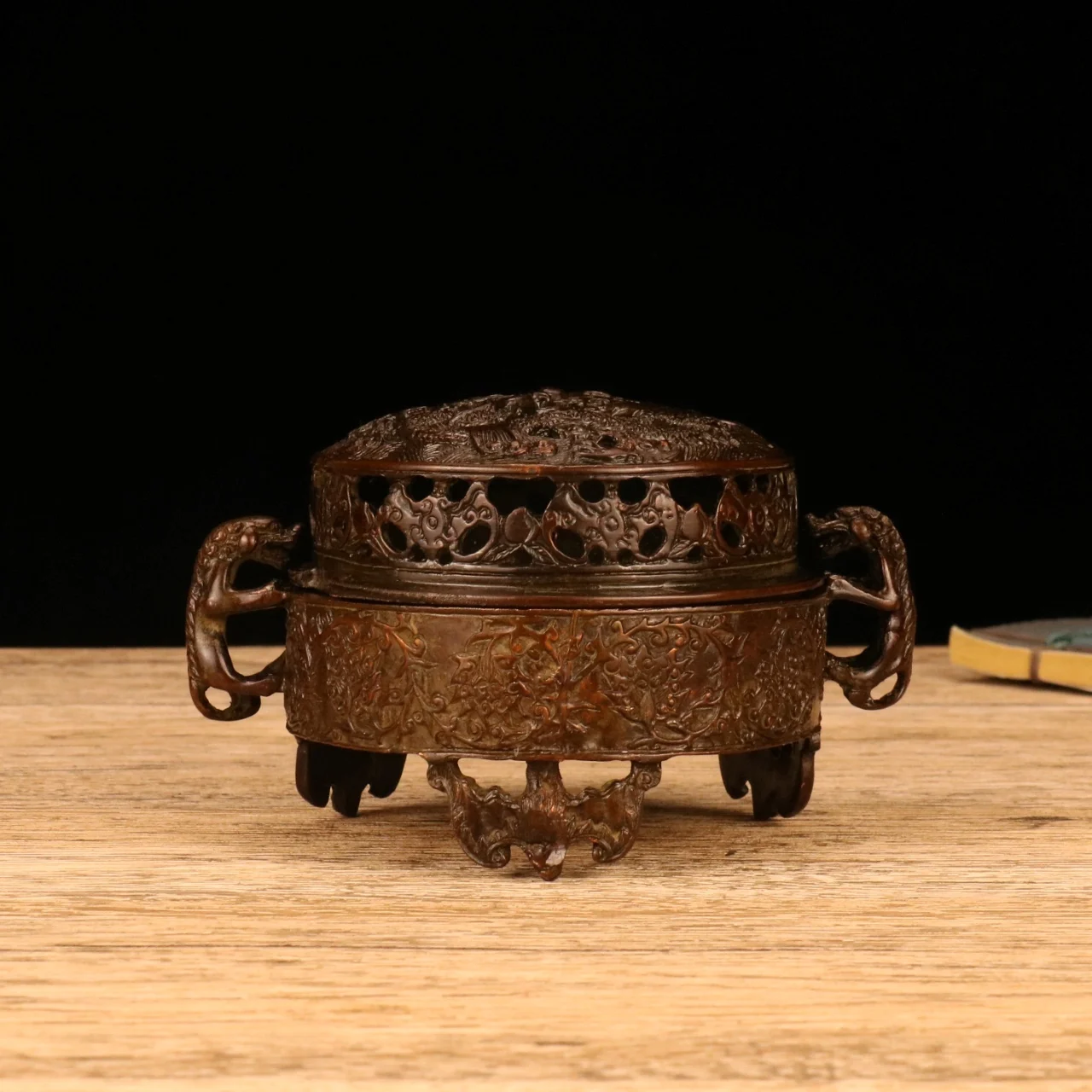 

Double Pixiu ear round copper stove ornament household aromatherapy stove disc sandalwood burner ornament fine workmanship