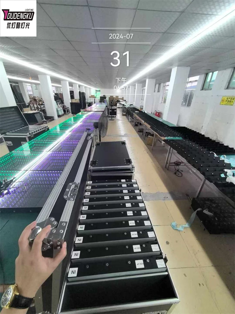 30 Pieces With Flig…