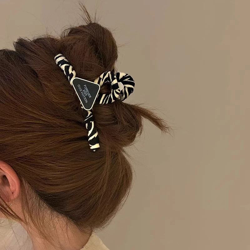 1pc Vintage Hair Clip for Women Girls Leopard Print Geometry Hair Clips Female Elegant Hair Accessories Hair Claw Clip Wholesale