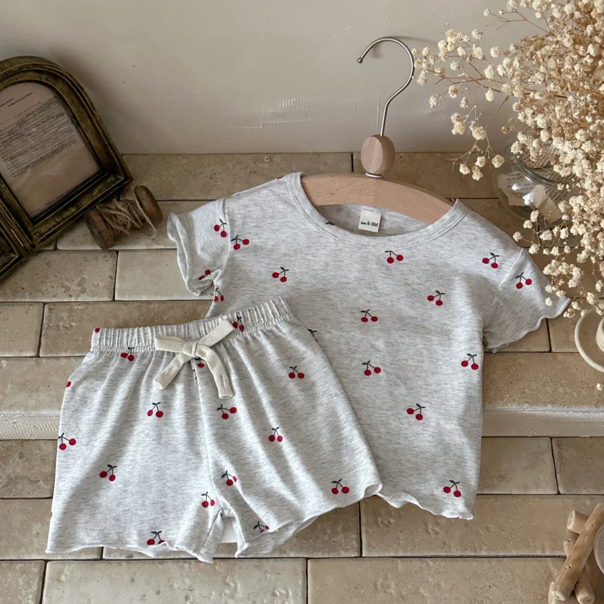 Summer New Sweet Style Set Cherry Embroidery Baby Round Neck Simple Casual T-shirt Shorts Two Piece Set Suitable for 0-3Y