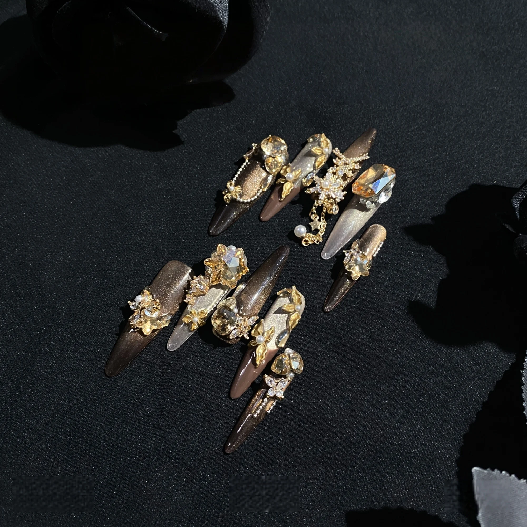 Coffee-yellow Cat-eye Carved Chain Press On Nails Handmade Fine Glitter Gradient Autumn and Winter Caramel Amber Fake Nails