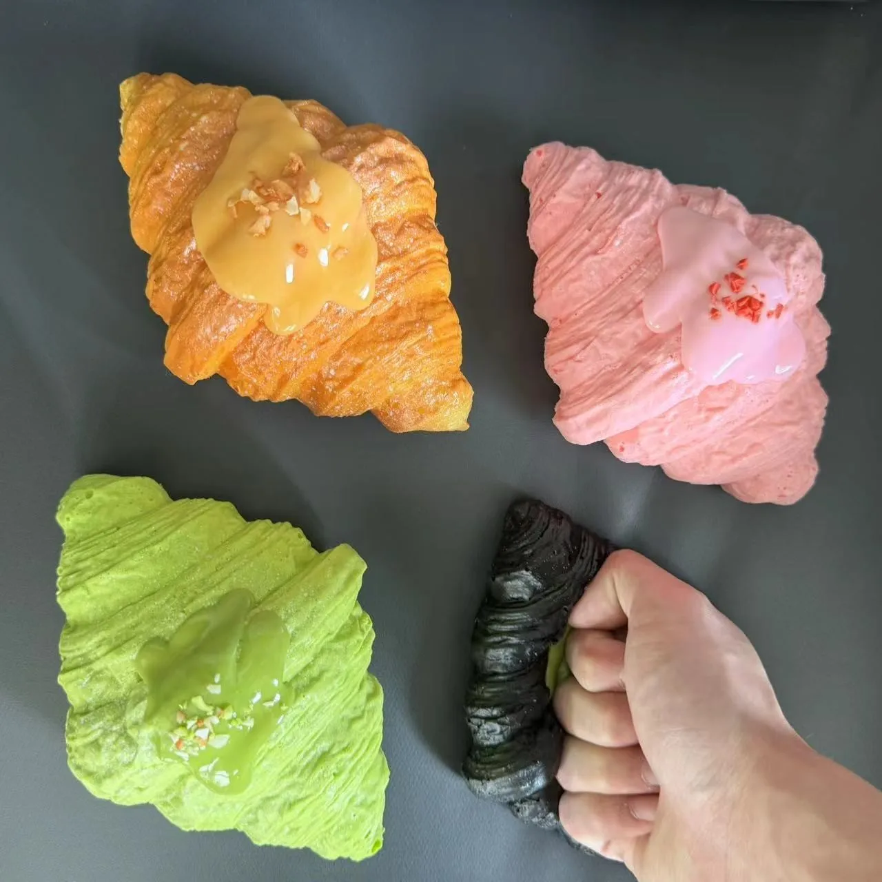 Symulacja jedzenia, pieczone jedzenie, zabawka do ściskania, croissant, pączki, deser z PU, zabawka do ściskania w kształcie deseru, smażone jajko, ciasto serowe, zabawka powoli powracająca do kształtu, zabawka dla dzieci