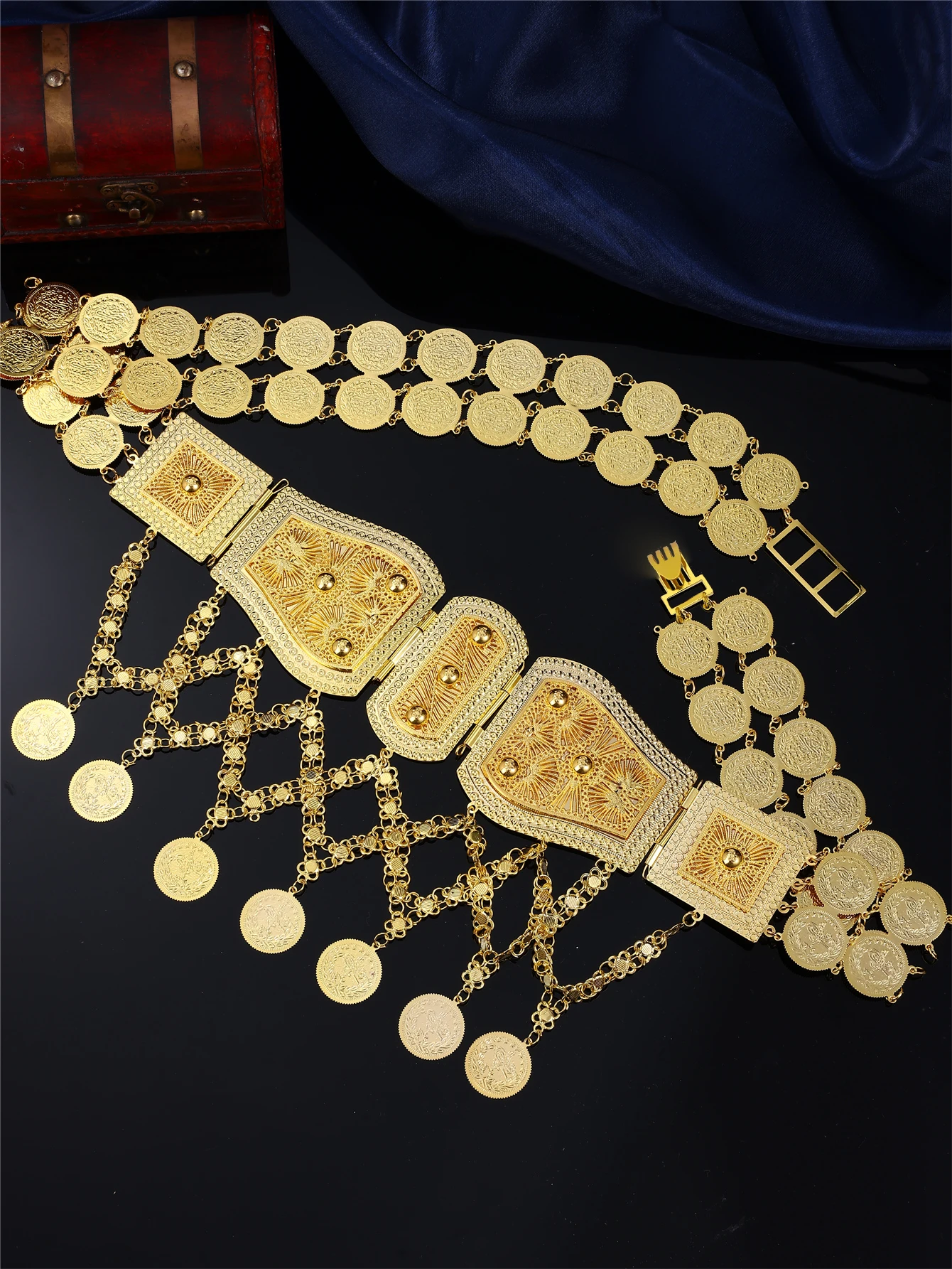1 Piece of Vintage Court-Style Women's Robe Belt, Featuring Exquisite Engraved Patterns, with Coin Tassel Pendants, Adjustable Length, Suitable for Women to Wear at Weddings, Banquets, and Festivals