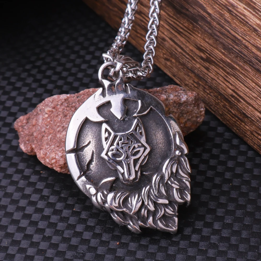 Vintage Viking Warrior Shield Wolf Seal Pendant Necklace Men Stainless Steel Punk Biker Amulet Viking Necklace Jewelry Wholesale