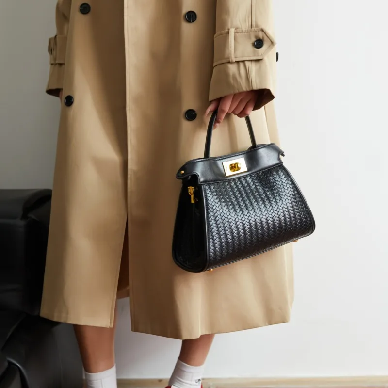 

Женская курчатая роскошная минималистичная сумка с редкими асимметричными краями, роскошная цельнозернистая отделка, пляжные походы, легкие