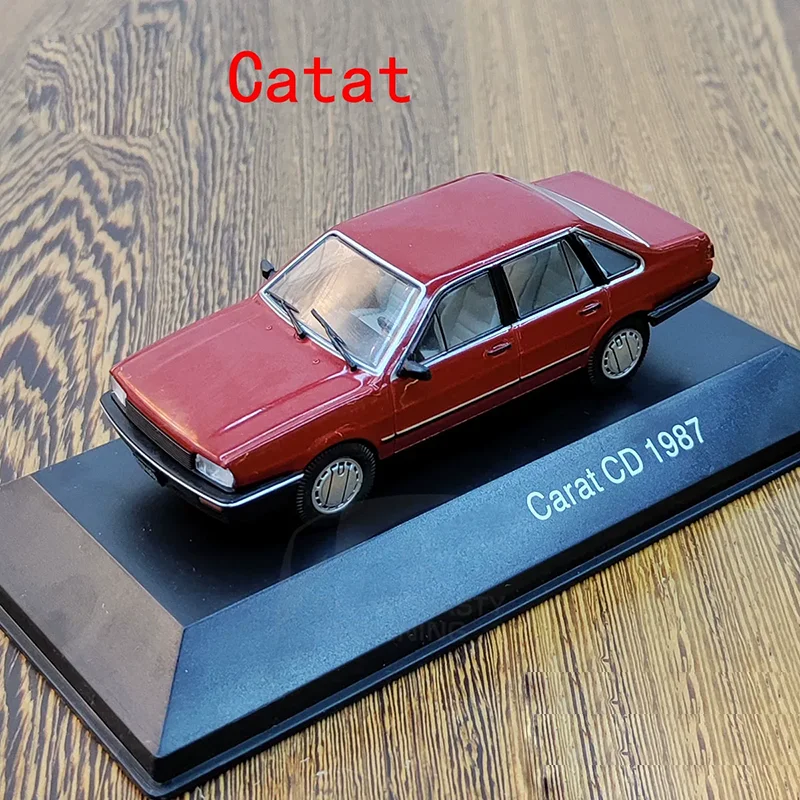 

Коллекционная модель автомобиля IXO 1:43 Santana (Passat) Carat CD 1987 года, литая под давлением, статическая, для декора, праздничные подарки, игрушки