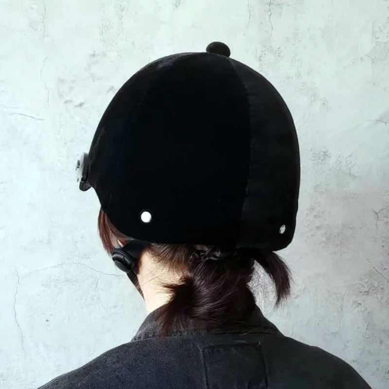 خوذة ركوب الخيل احترافية للجنسين، قبعة ركوب الخيل الكلاسيكية، معدات واقية في الهواء الطلق، قبعة رياضية للفروسية قابلة للتعديل