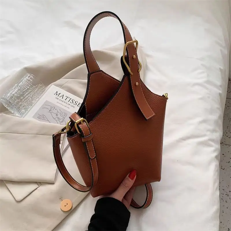 

Niche design retro portable bucket bag Korean style fashion casual bag contrasting color versatile shoulder crossbody bag