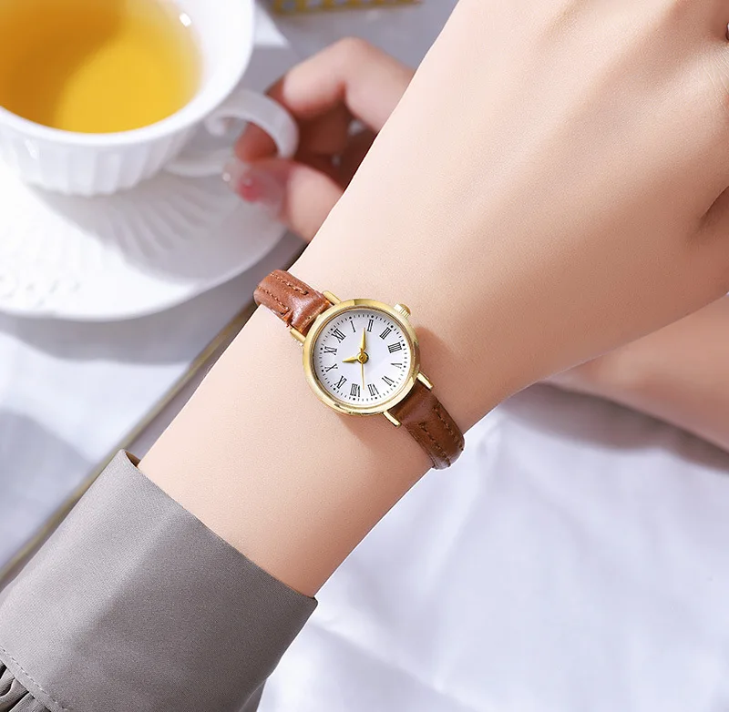 Vrouwtjes Klok Reloj Mujer Luxe Design Dames Quartz Polshorloge Vrouw Horloge Eenvoudige Romeinse Student Horloges Lederen Armbanden