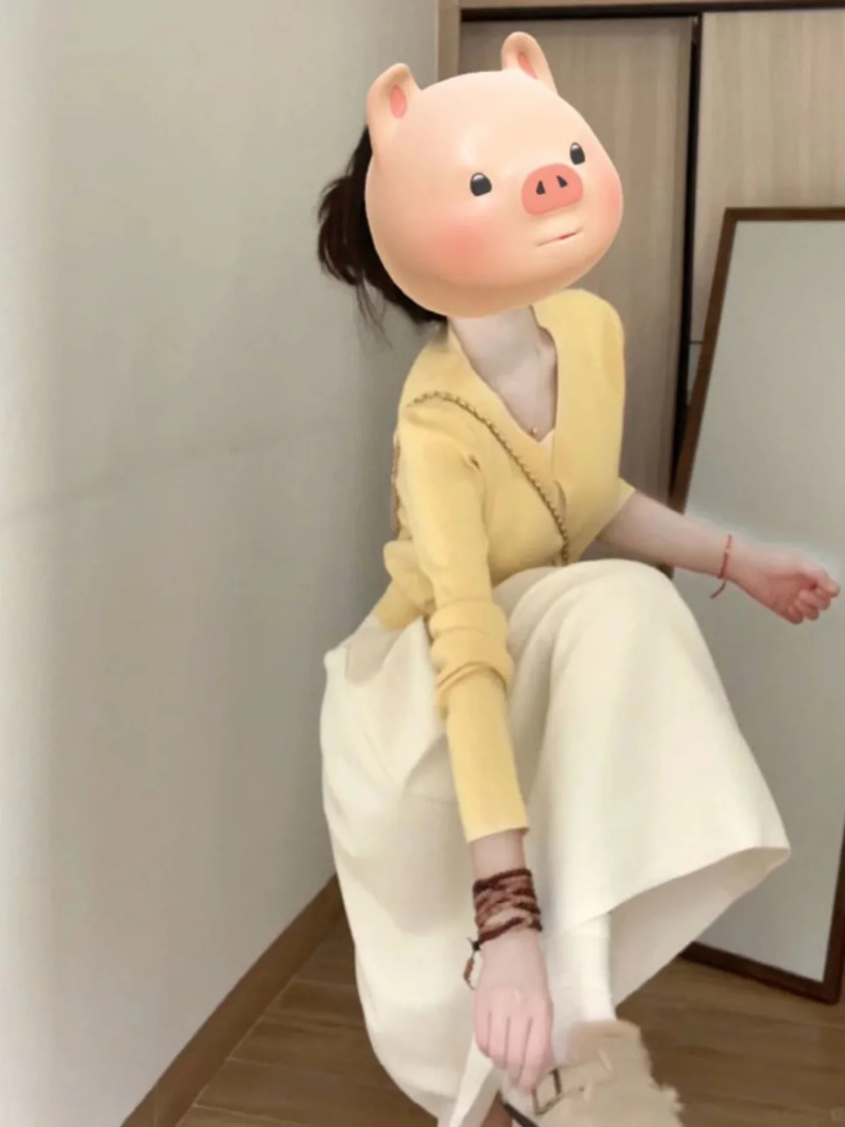 

Весенний модный повседневный комплект из хлопкового свитера и юбки в корейском стиле: милый и стильный уличный образ с V-образным вырезом и длинными рукавами