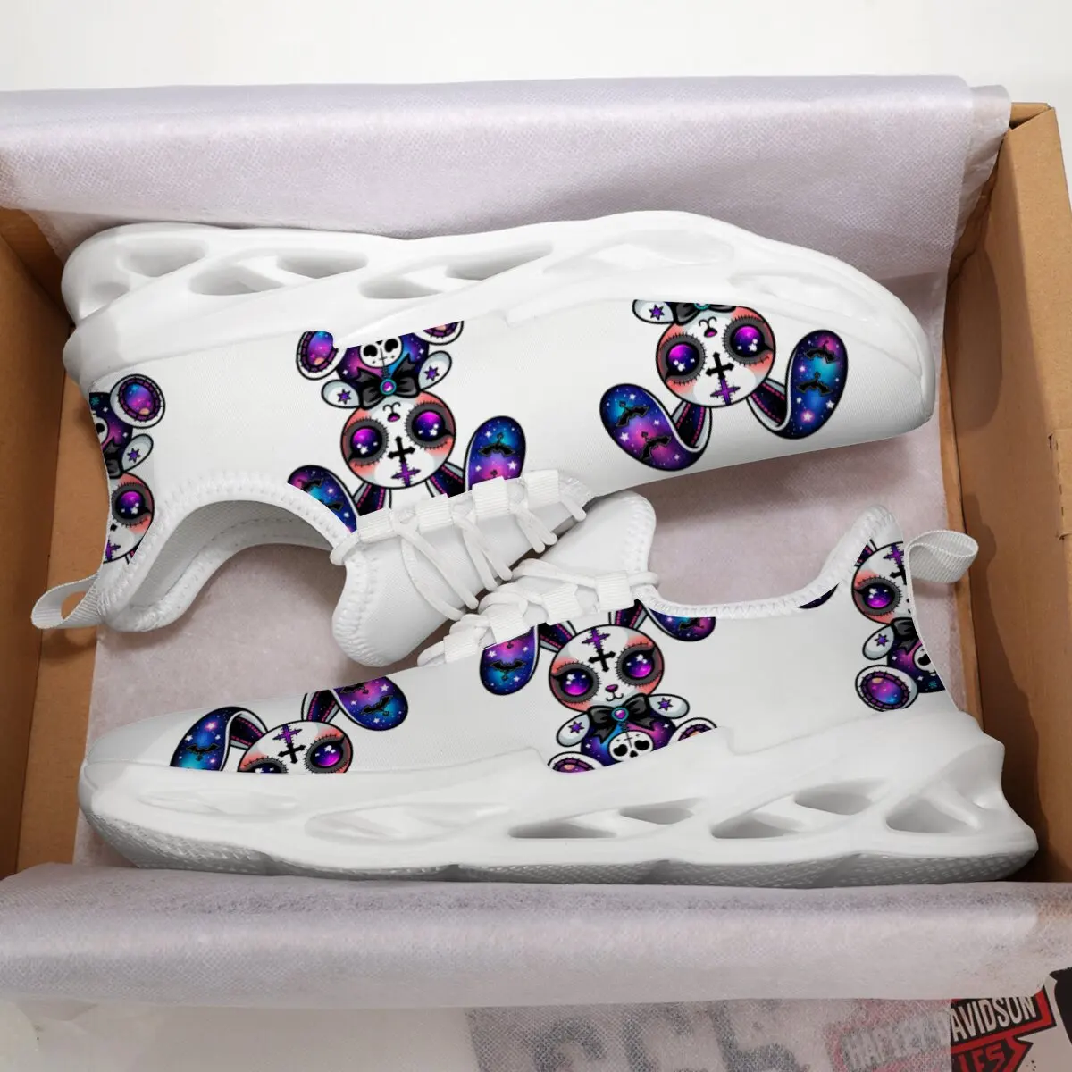 

Спортивная обувь с мультяшным кроликом, звездой, галактикой и летучей мышью, черепом и крестом