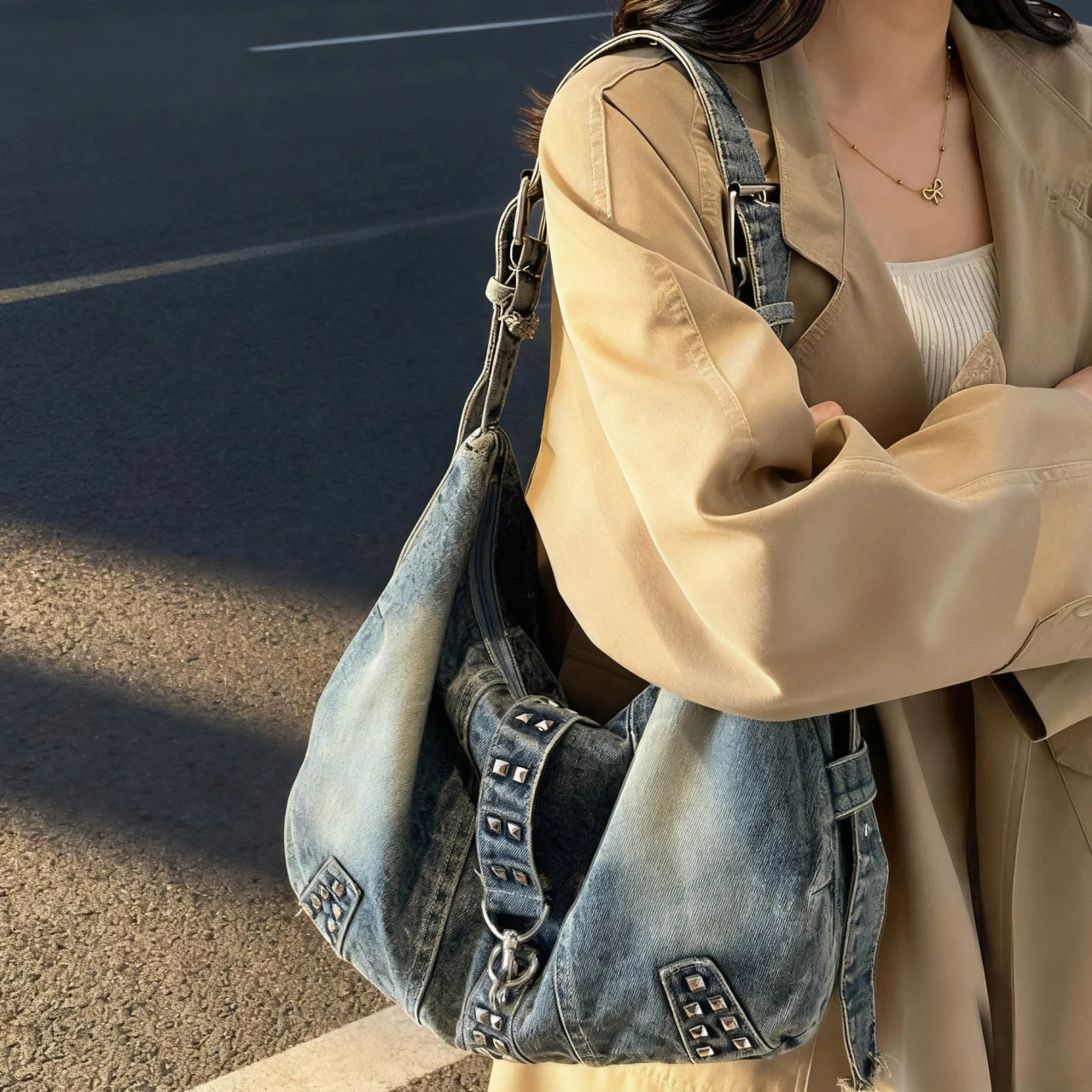 Classic Denim Shoulder Bags Women Large Capacity Canvas Crossbody Bags Cotton Rivet Vintage Bags French Style Female Packages