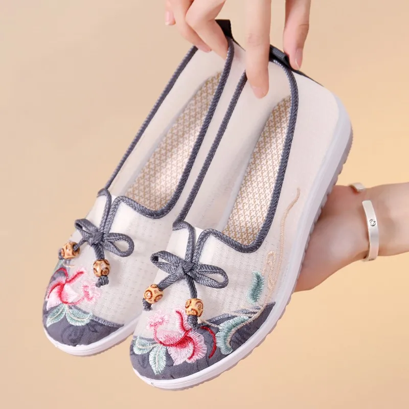 Beijing Ladies Soft Bottom Embroidered Cloth Shoes Breathable Mesh Traditional Hanfu Footwear Comfortable Casual Slip-On Flats