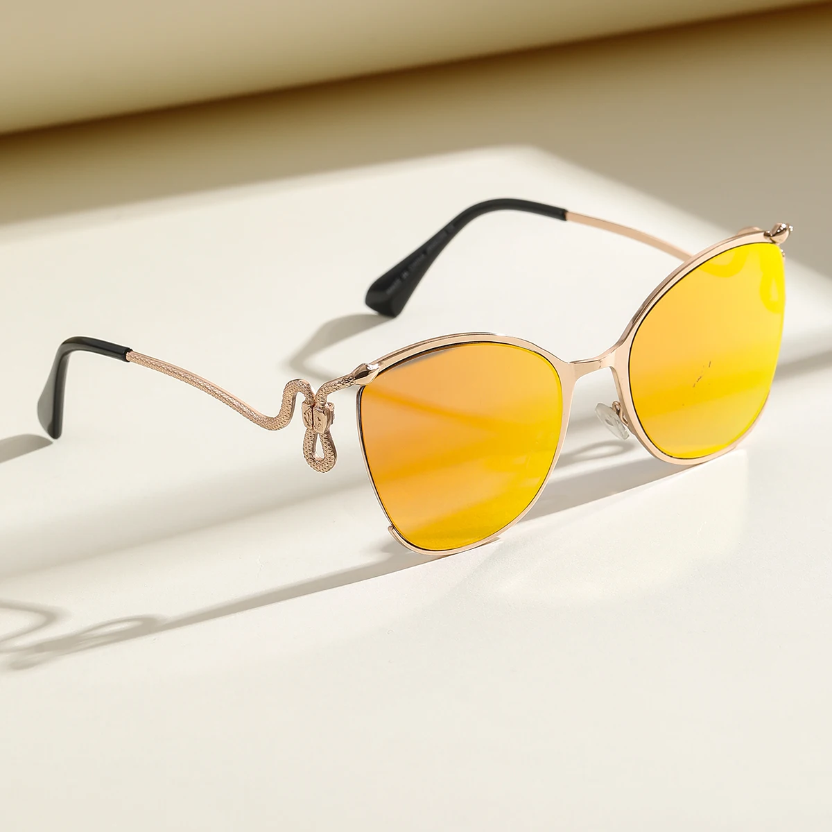 High-End Trendy Semi-Rimless Hollow Metal Glasses, Luxurious Experience and Ultimate Enjoyment, Unisex Style, Fashionable Accessory for Travel and Outings