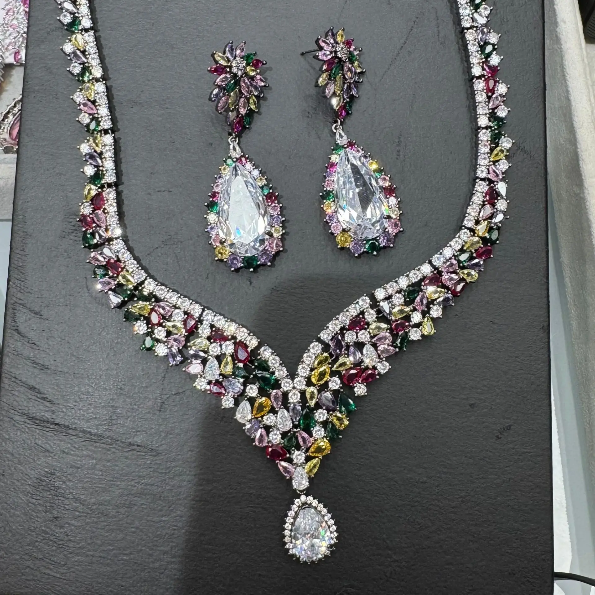 

Свадебное колье и серьги, позолота с цирконом, аксессуары для праздничного платья.