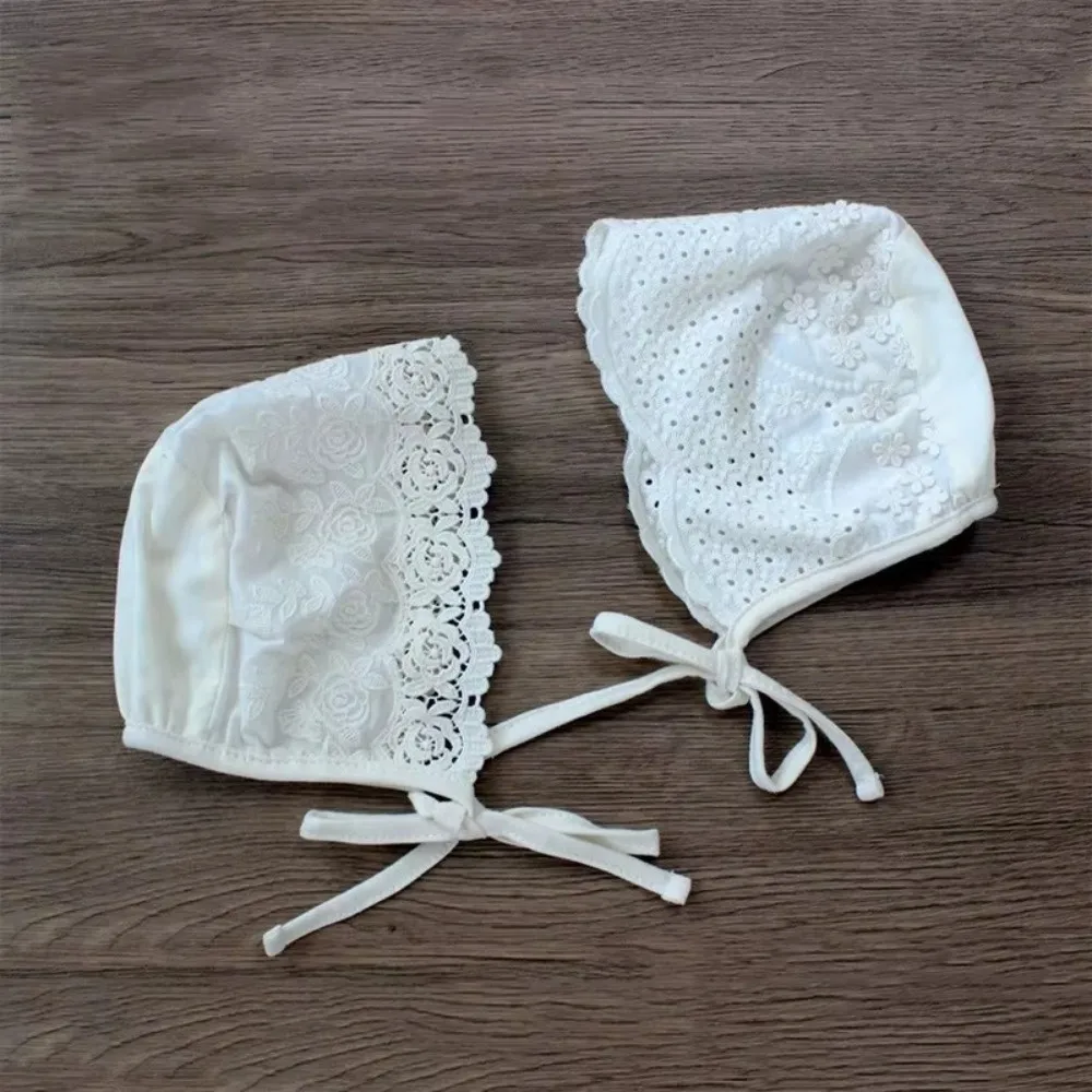 Neue Blumenbestickte Baby-Spitzenmützen Verstellbare Baumwoll-Kinder-Sommermütze Haaraccessoires Neugeborenen-Mütze für Draußen