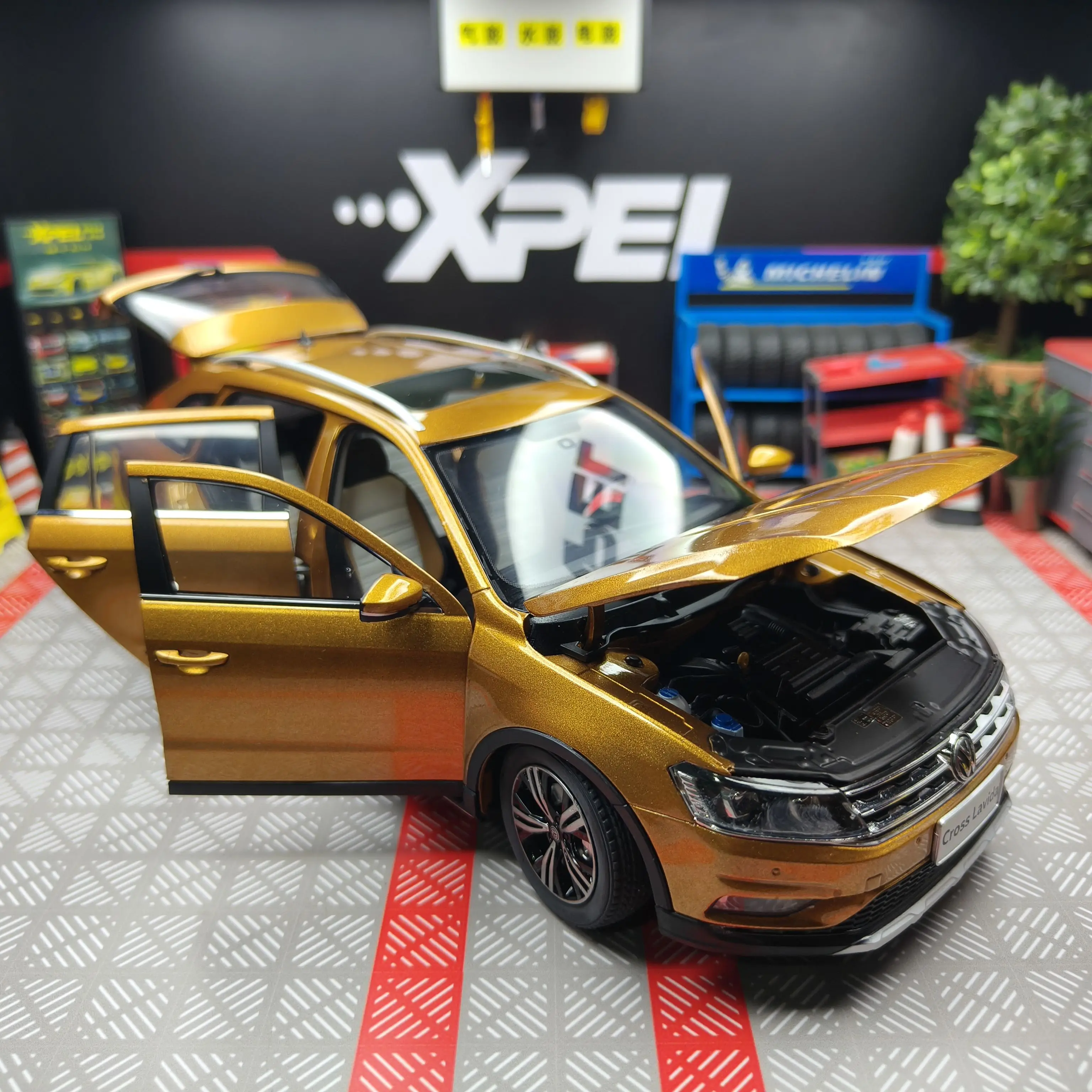 

1:18 Cross Lavida 2016 Alloy Station Wagon Car Model Diecasts Metal Car Vehicles Model Simulation Collection Childrens Toys Gift