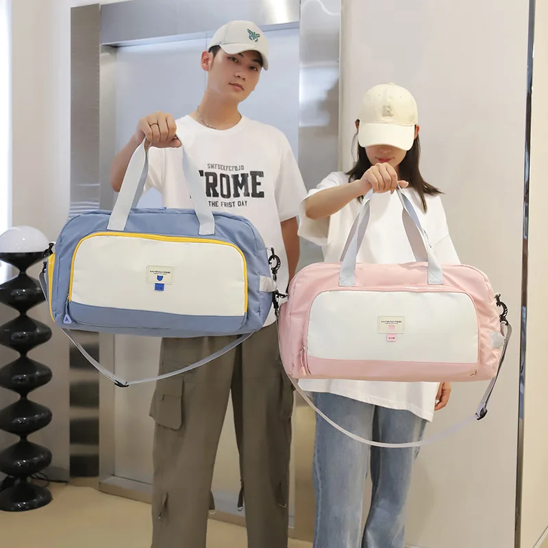 

Дорожная сумка большой вместимости для женщин. Легкая дизайнерская роскошная сумка с логотипом. Деловая сумка для спортзала с отделением для сухого и влажного воздуха.