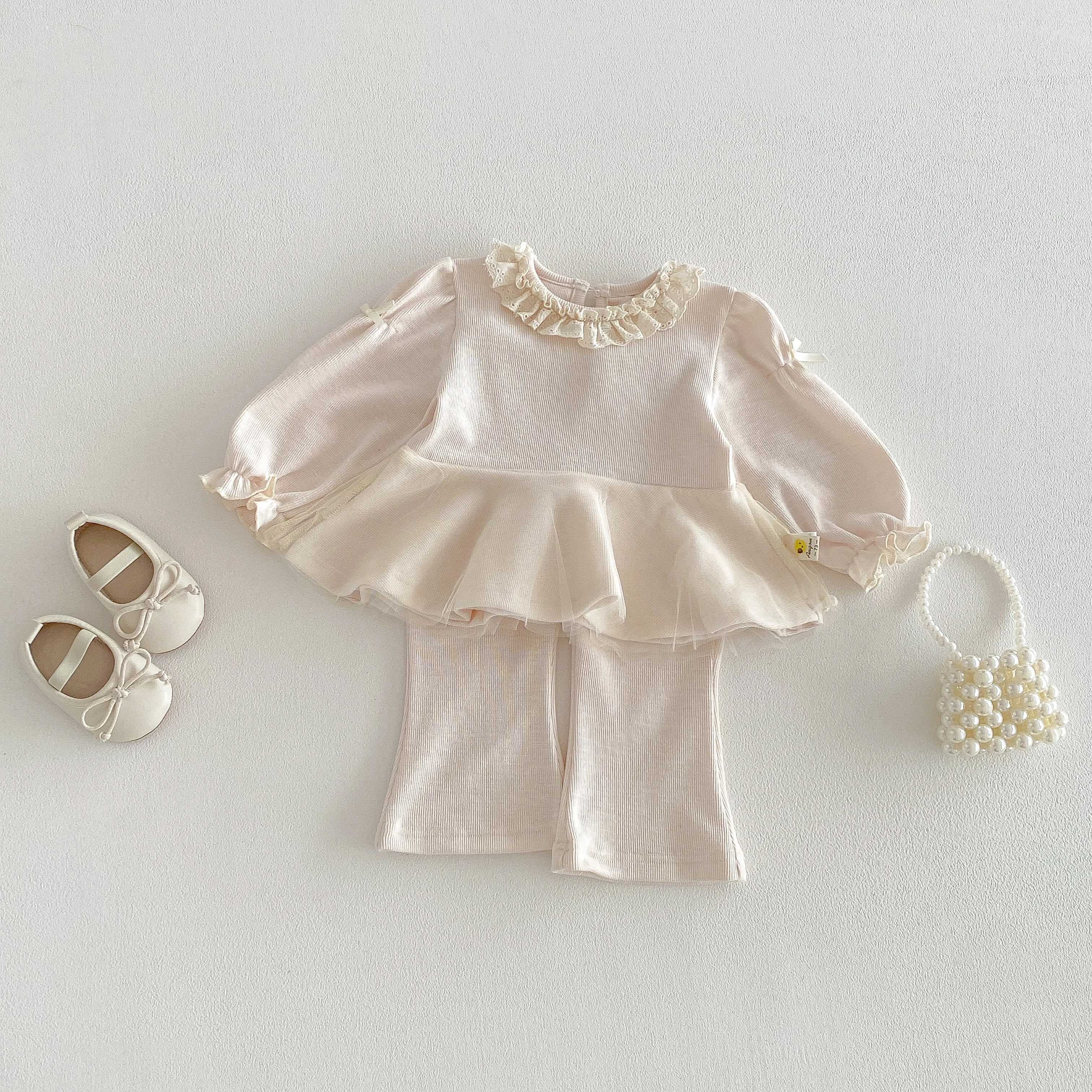 Mädchen-Mode-Set 2026 im koreanischen Stil für Frühling-Herbst, Netzschal, Schleifenbluse mit ausgestellter Hose - Zweiteiliges Set für Mädchen – Detail 2