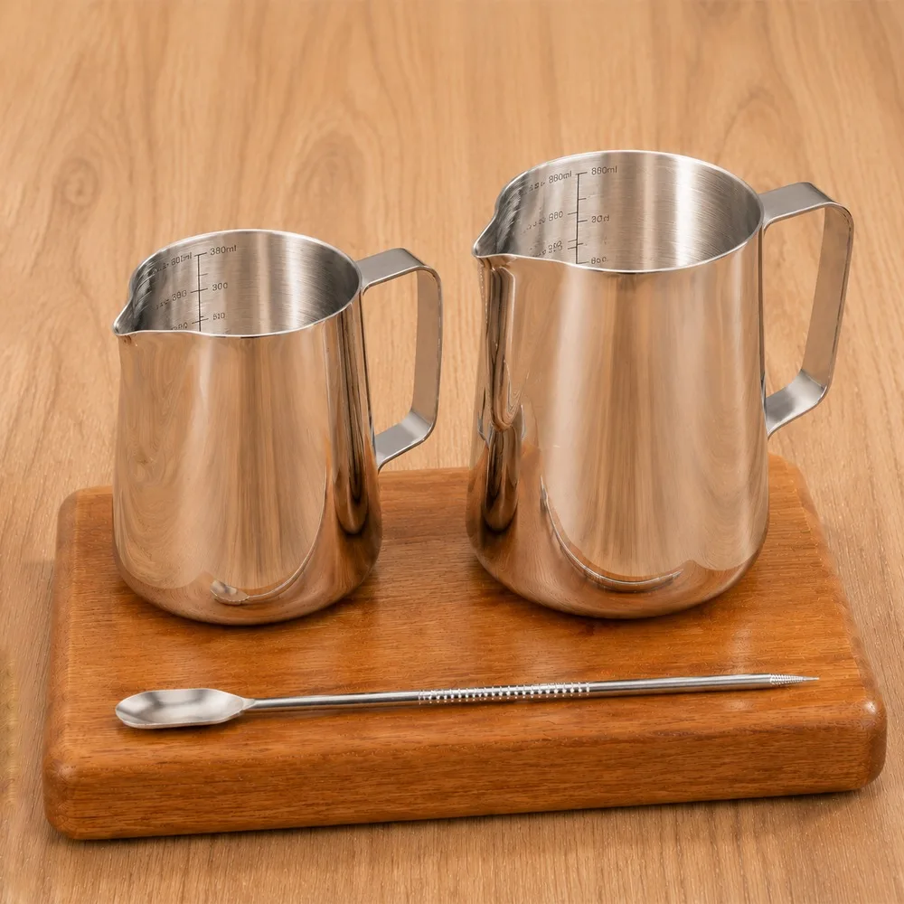 

Milk Frothing Pitcher 304 Stainless Steel Latte Art Jug with Measuring Scale, Precision Pour Spout, Ergonomic Handle 350ml 600ml
